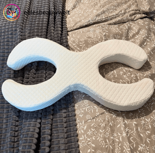 Aufwachen mit Glow Kissen auf einem Bett, ideal für erholsame Nächte und frische Morgen.